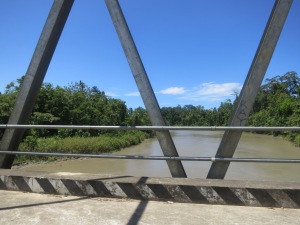 Jembatan di atas Sungai Keruh