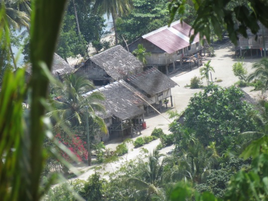 Rumah Adat Desa Wutung